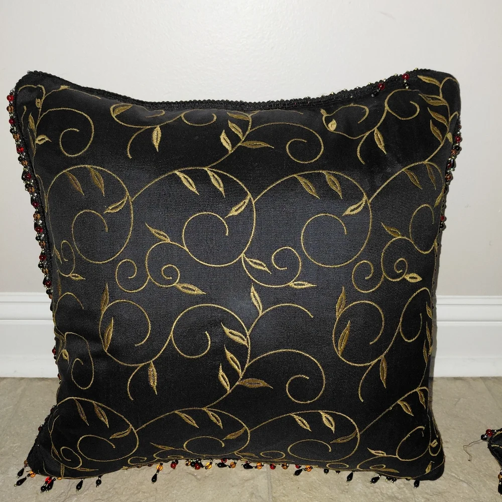 EUC Vintage Regal Noir Gold Embroidered Silk Beaded Accent Pillow